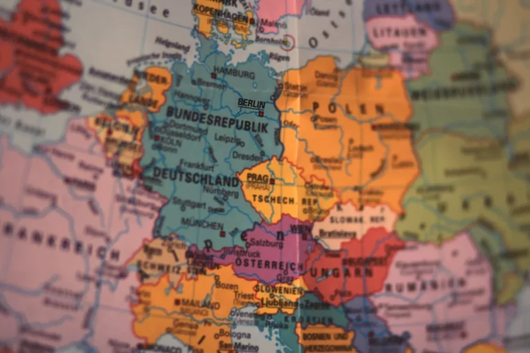 Versicherungsjobs in der Schweiz: Dein Karriereweg als deutsche Fachkraft
