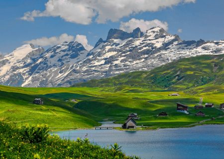 Berge und See in der Schweiz